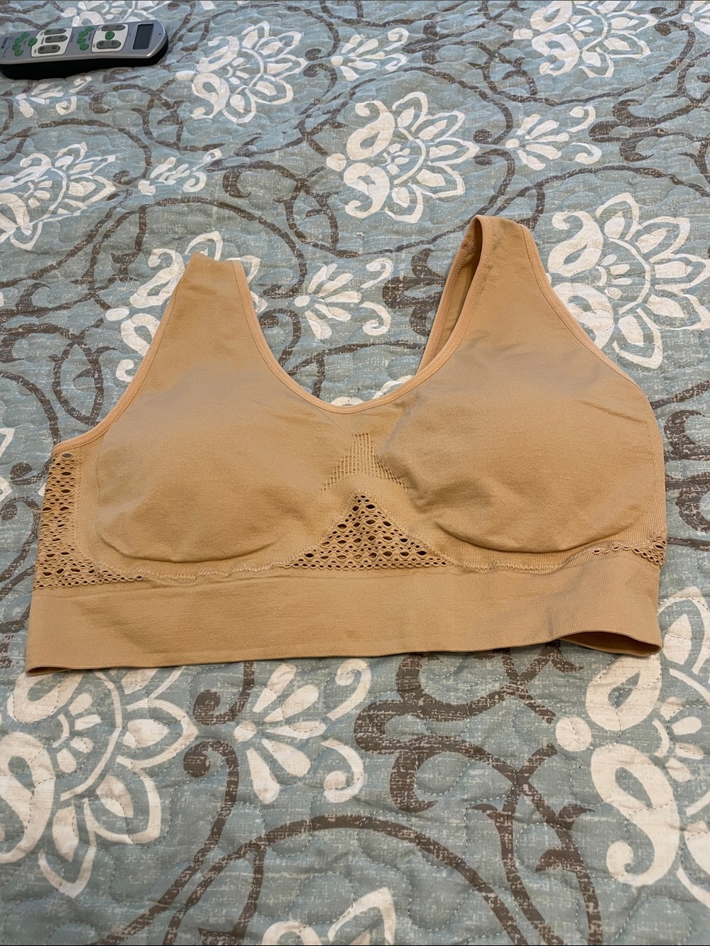 Everyday Seamless Support Bra in Tan